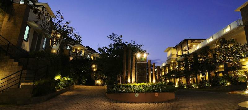 Parkside Denbukit Residence & Suite Jimbaran 外观 照片